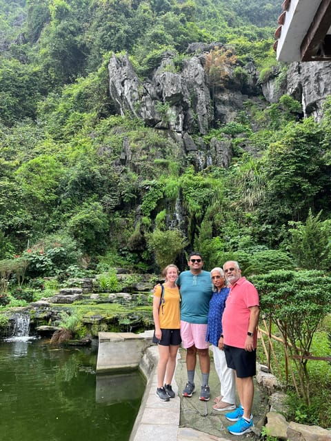ninh-binh-tour-hoa-lu-tam-coc-trang-an-mua-cave