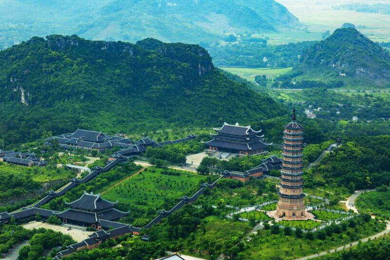 ninh-binh-trang-an-bai-dinh-pagoda-and-mua-cave