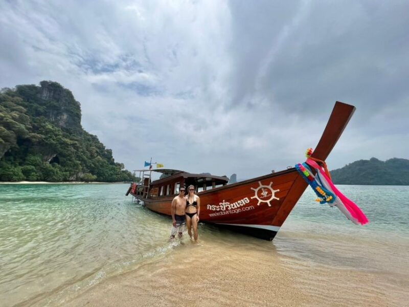 one-day-hong-island-private-by-luxury-vintage-boat