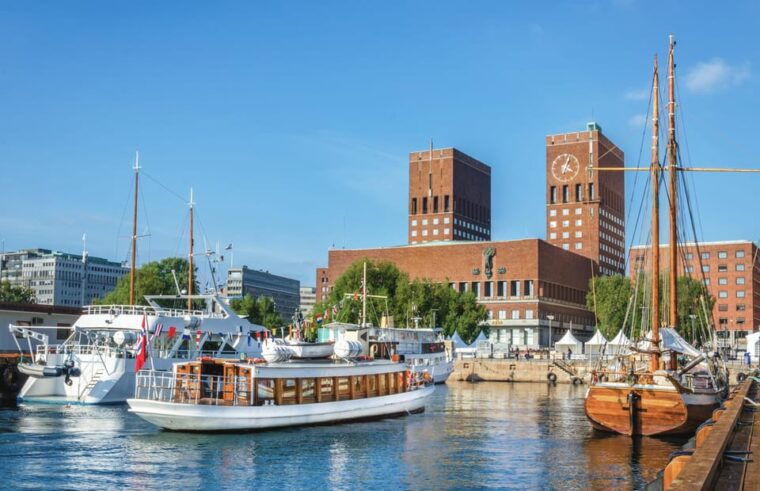 oslo-guided-walking-tour-in-central-oslo