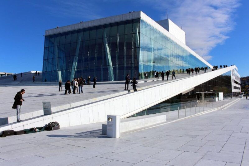 oslo-private-architecture-tour-with-a-local-expert