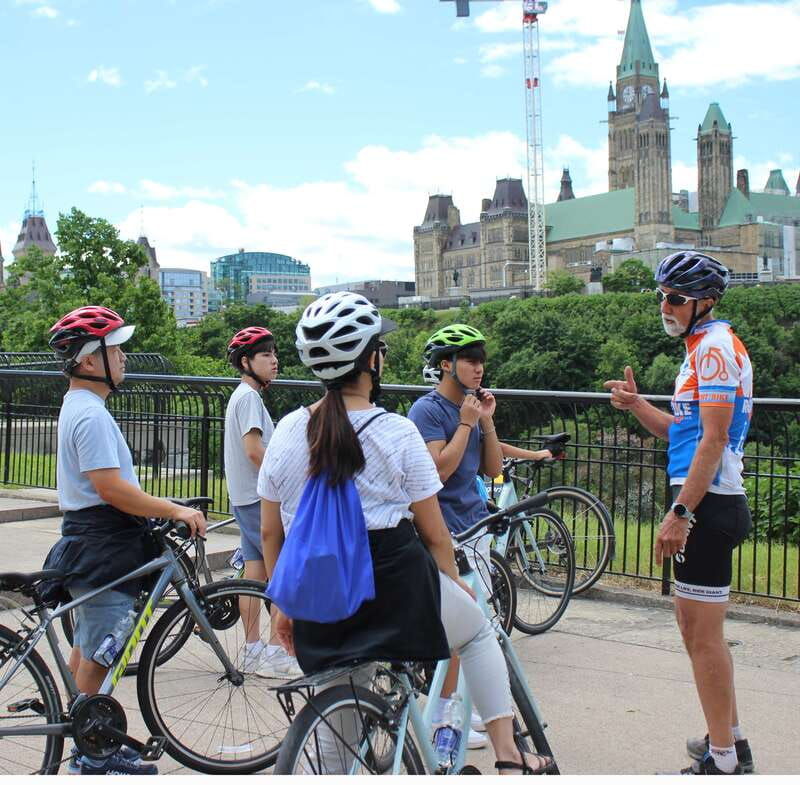 ottawa-guided-bike-tour-through-ottawa-and-gatineau