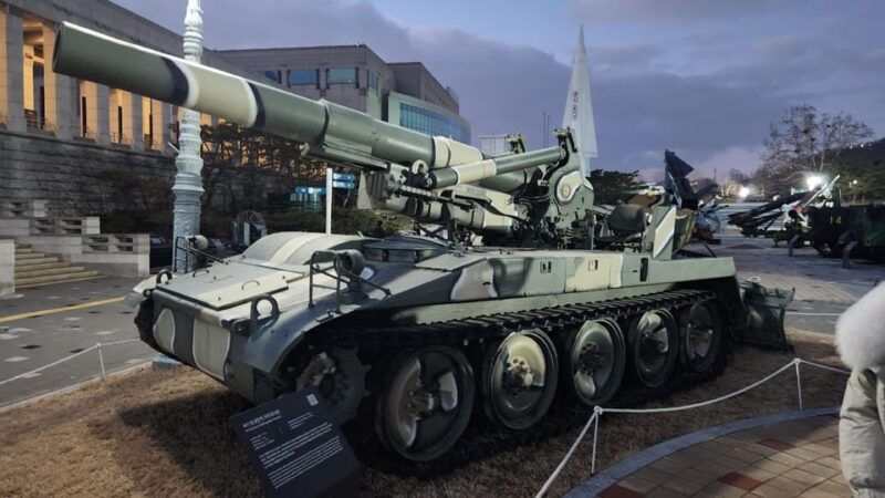 outdoor-tour-of-the-war-memorial-museum-of-korea