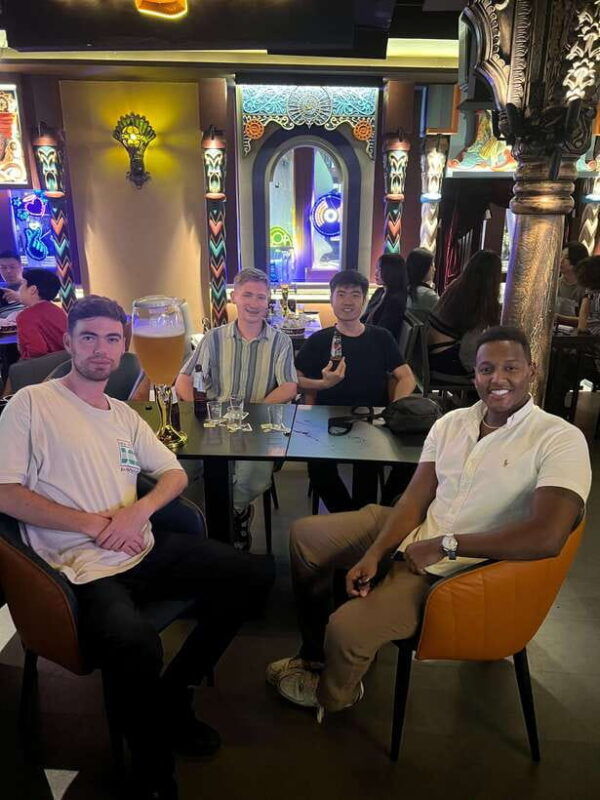 party-singapore-bespoke-pub-crawl