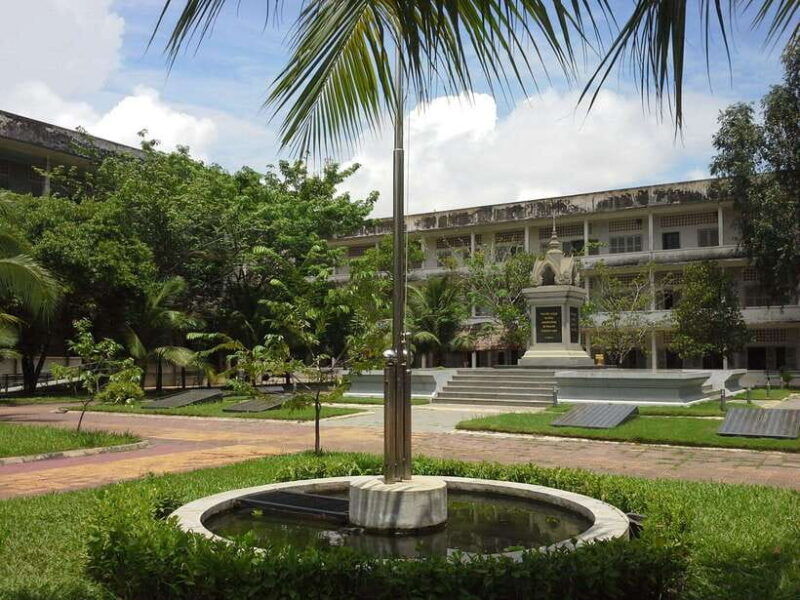 phnom-penh-2-day-tour-with-royal-palace-and-killing-fields
