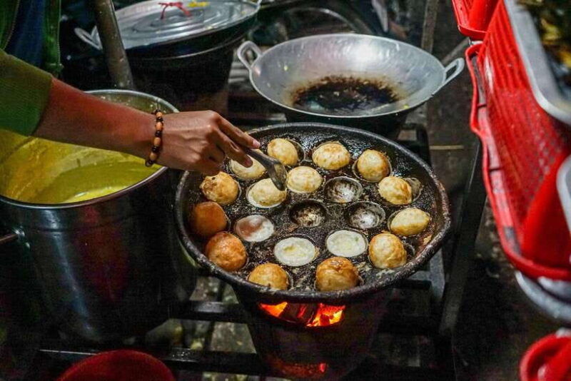 phnom-penh-morning-foodie-market-tour-by-vespa