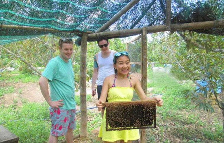 phu-quoc-kayaking-with-starfish-beach-and-bee-farm-tour