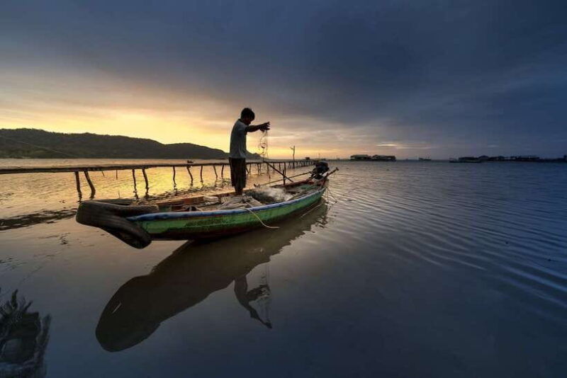 phu-quoc-night-squid-fishing-experience