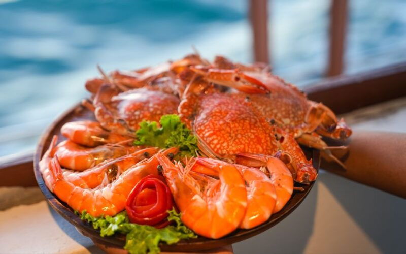 phuket-sunset-dinner-in-phang-nga-bay-by-big-boat