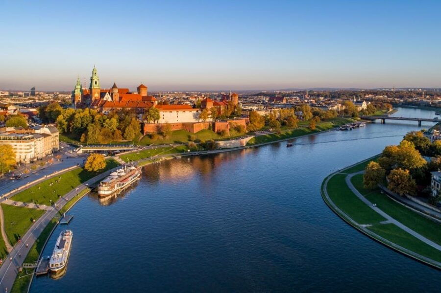 picturesque-cruise-on-the-vistula-in-the-heart-of-krakow