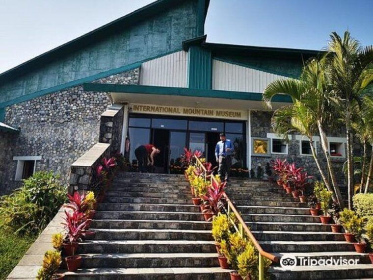 pokhara-group-joining-full-day-highlights-tour-with-sunrise