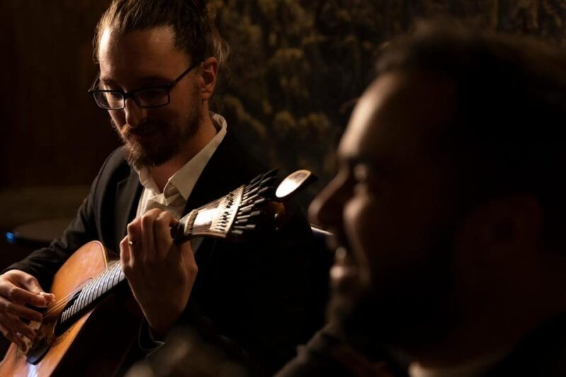 porto-intimate-fado-concert-in-a-traditional-tavern