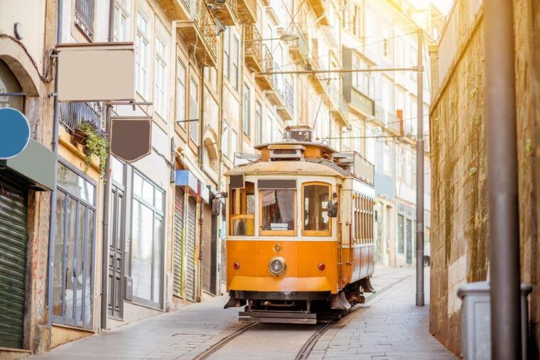 porto-old-town-walking-tour-small-groups-2