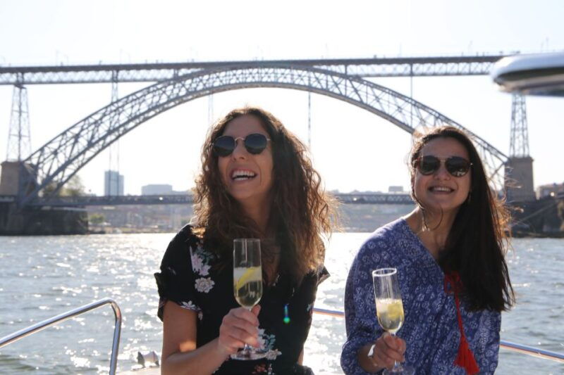 porto-river-douro-cruise-with-a-fisherman
