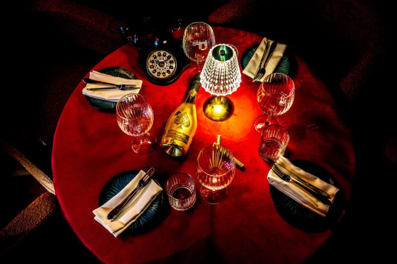 prague-3-course-dinner-live-cabaret-show-at-medusa