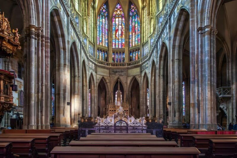 prague-castle-royal-palace-cathedral-and-golden-lane-tour