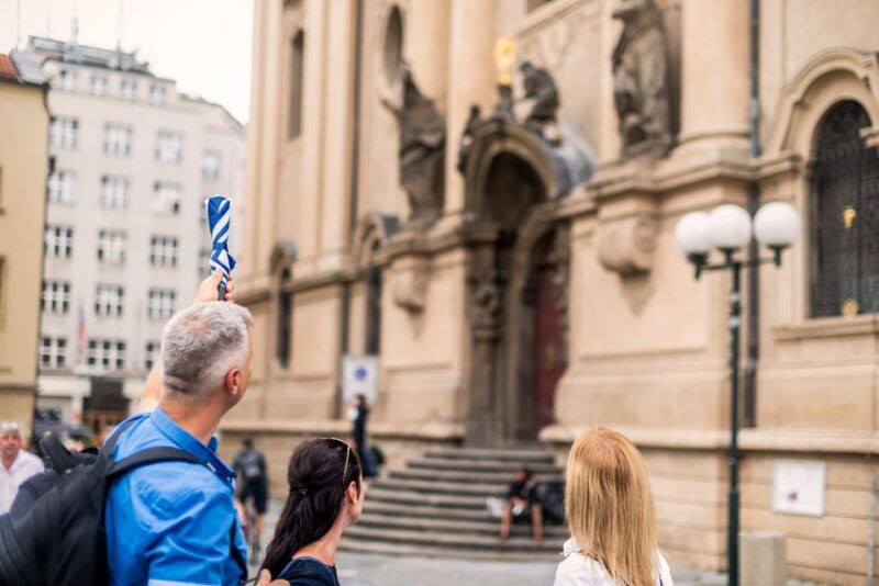 prague-old-town-and-jewish-quarter-guided-walking-tour-2