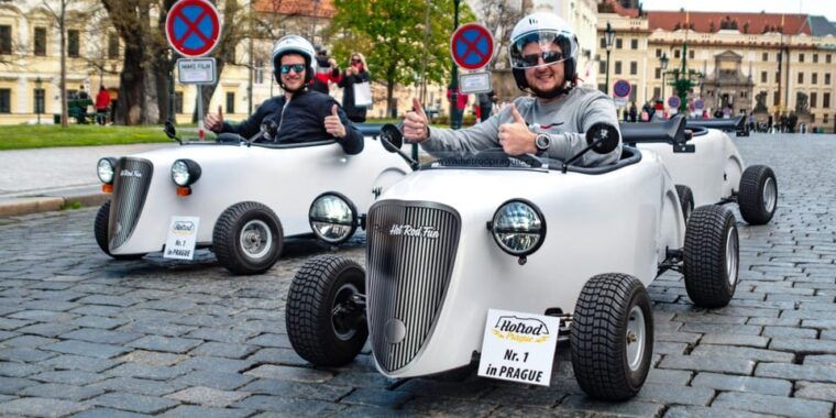 prague-sightseeing-tour-in-a-mini-hot-rod