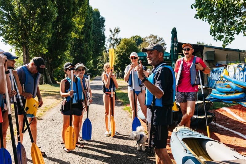 prague-vltava-river-guided-canoeing-tour