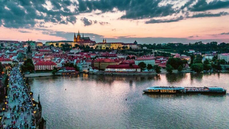 prague-vltava-river-night-cruise-with-buffet
