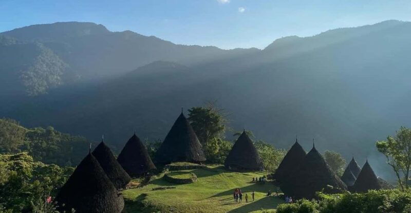 private-heritage-wae-rebo-villiage-tou-2d1n