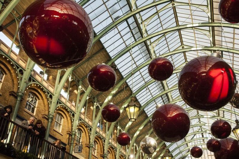 private-tour-experience-the-christmas-magic-in-london-2