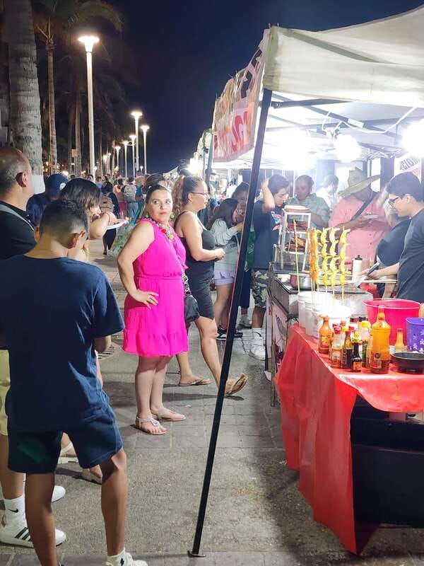 puerto-vallarta-malecon-and-romantic-zone-nightlife-tour