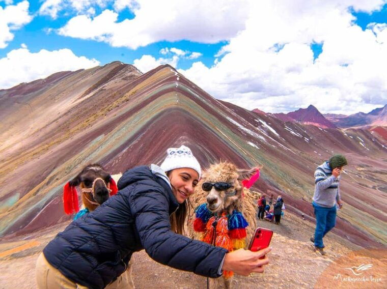 rainbow-mountain-horseback-riding-tour-buffet-lunch-4