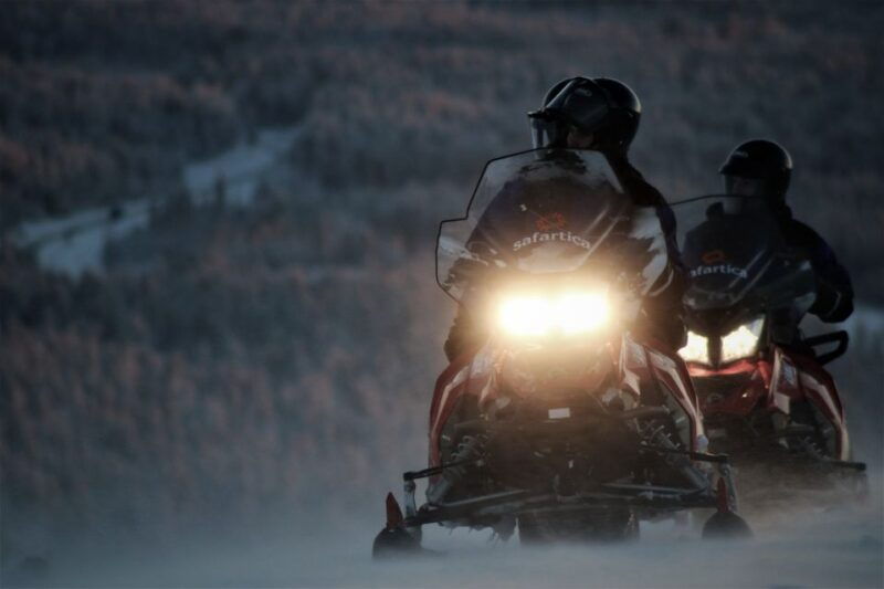 saariselka-evening-snowmobile-tour-with-fire-picnic