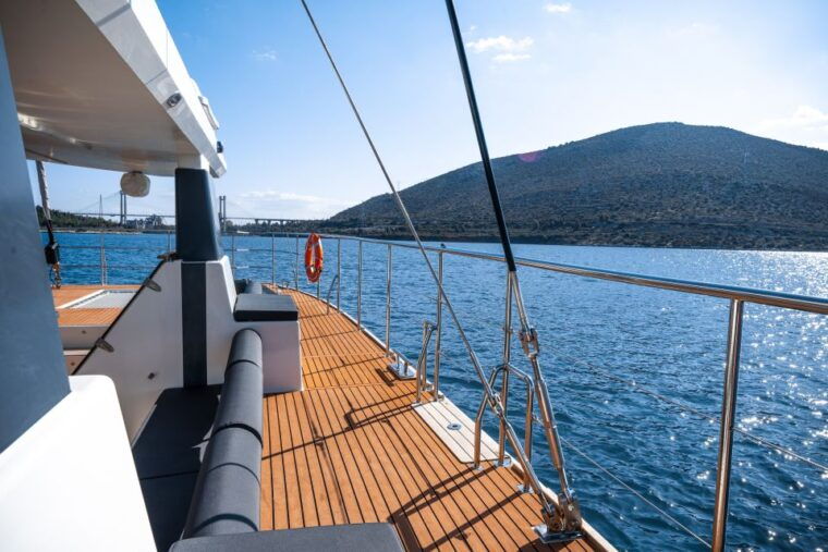 santorini-catamaran-caldera-cruise-with-meal-and-drinks-2