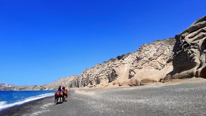 santorini-horseback-riding-tour-on-the-beach