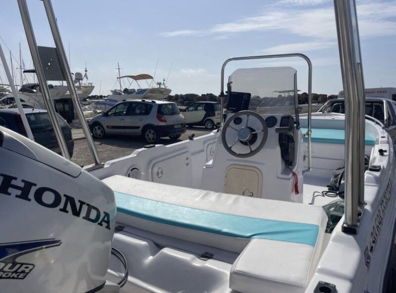 santorini-license-free-boat-rental-with-snorkeling-gear