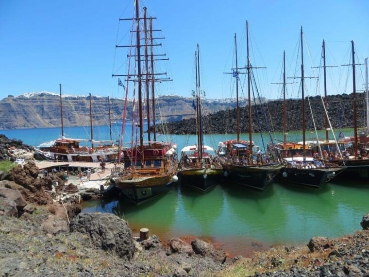 santorini-port-cruise-to-volcano-hot-springs-thirassia