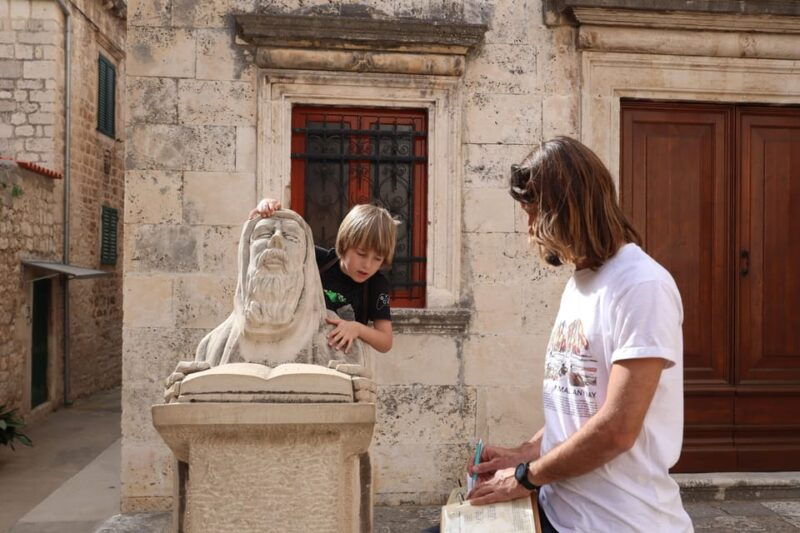 scavenger-hunt-city-tour-tale-of-hvar