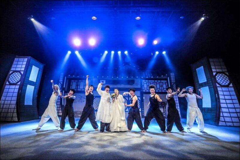 seoul-comic-martial-arts-performance-jump