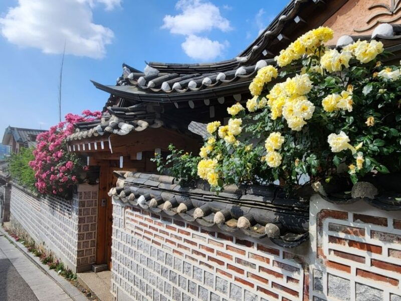 seoul-gyeongbok-palace-bukchon-village-and-gwangjang-tour