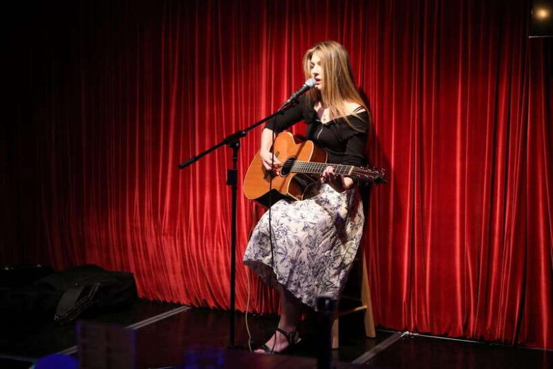 seouls-stars-open-mic-with-local-international-talent