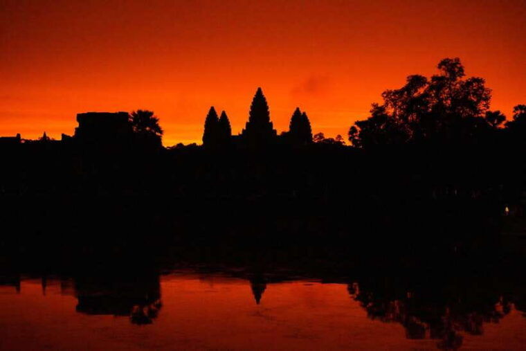 siem-reap-angkor-sunrise-private-tour-world-heritage-site
