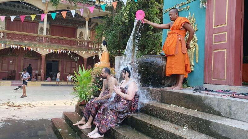 siem-reap-cambodian-buddhist-water-blessing-and-local-market-4