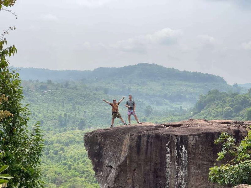 siem-reap-kulen-waterfall-and-1000-linga-river-tour