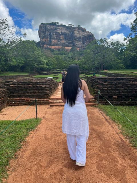 sigiriya-and-dambulla-private-full-day-tour