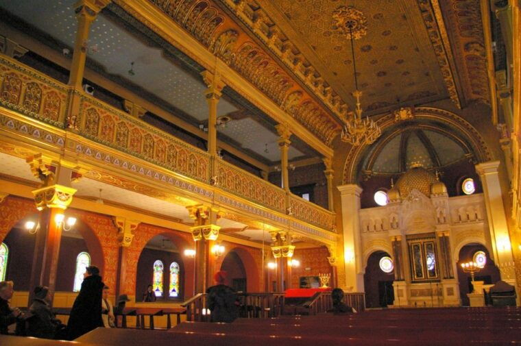 skip-the-line-galicia-jewish-museum-private-tour-in-krakow-2