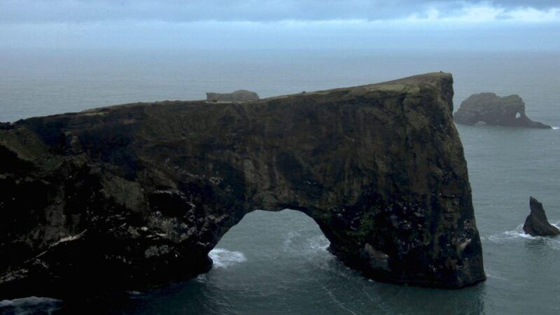 south-coast-of-iceland-black-beach-gla%d1%81ier-waterfalls