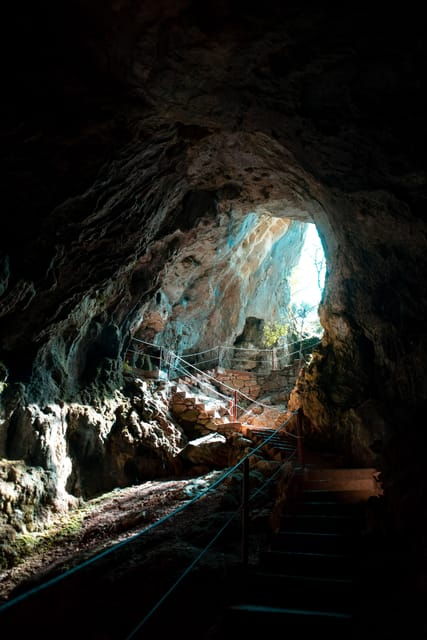 split-private-tour-to-klis-fortress-and-vranjaca-cave