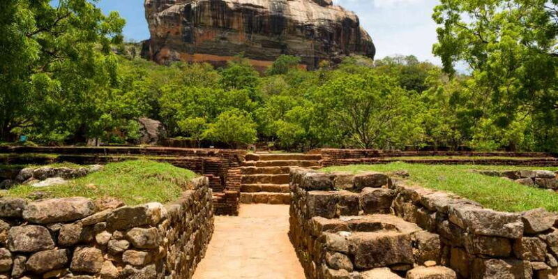 sri-lanka-bentota-day-trip-to-sigiriya-and-dambulla-temple