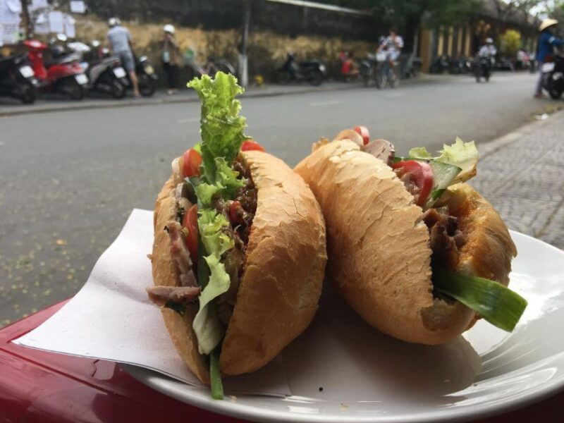 street-food-walking-tour-in-hoi-an-with-5-local-tastings