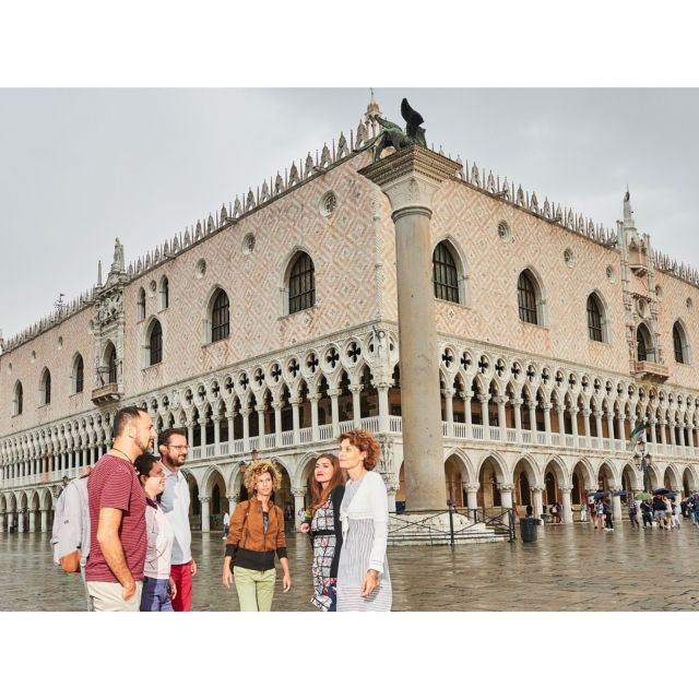 stroll-the-halls-of-doges-palace-on-a-guided-tour-in-venice-2