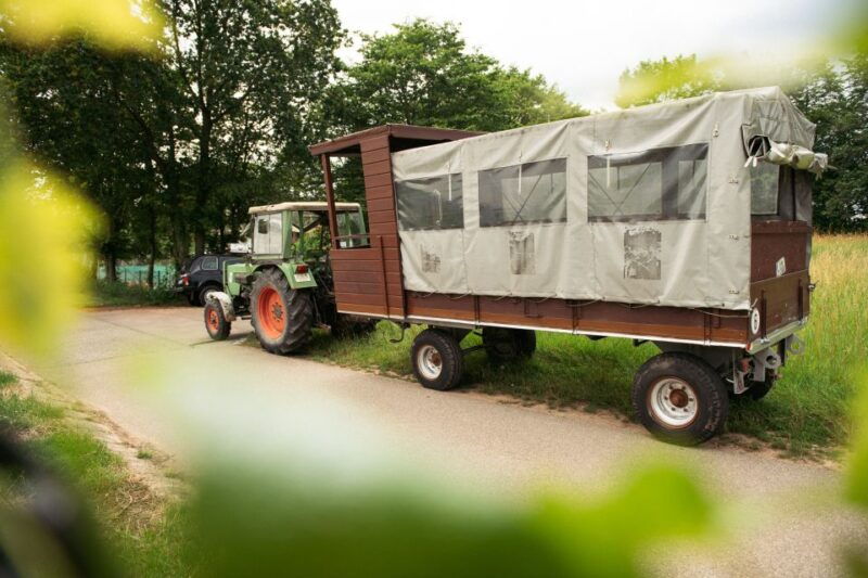 stuttgart-vineyard-tour-by-covered-wagon