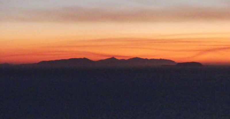 sunrise-caldera-hike-with-snacks