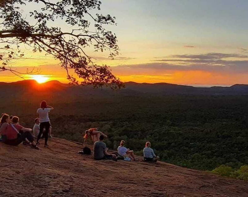 sunrise-sunset-hike-to-sigiriya-or-pidurangala-rock
